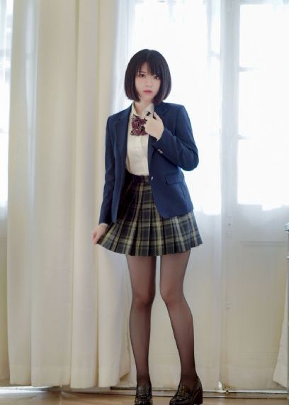 美女脱去内衣露出胸软件_超清在线手机播放